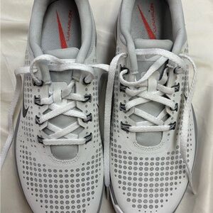 Woman’s Golf Shoes